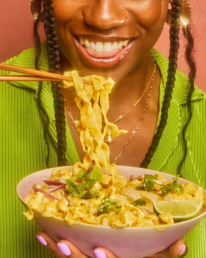 Coconut Lemongrass Curry Saucy Noodles - Giften Market