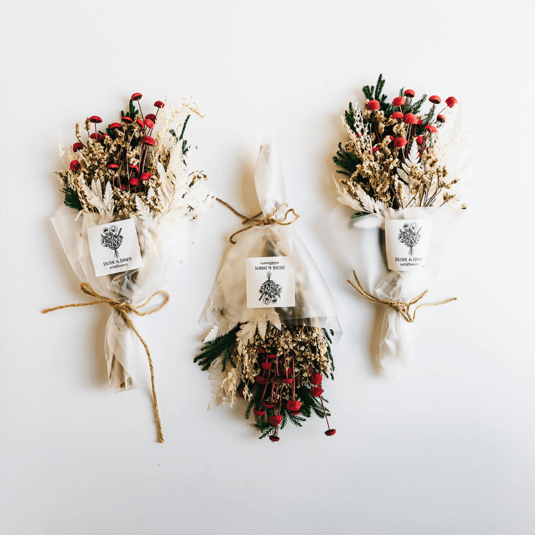 Holly Dried Flower Mini Bouquet - Giften Market