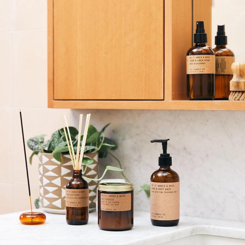 Amber & Moss Soy Candle - Giften Market
