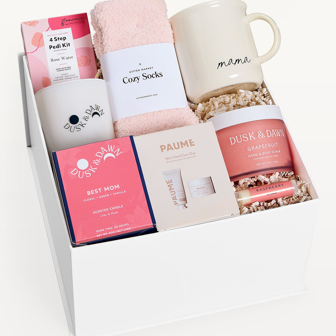 Best Mom Ever! Gift Box Deluxe, close-up of the open gift box. Giften Market.