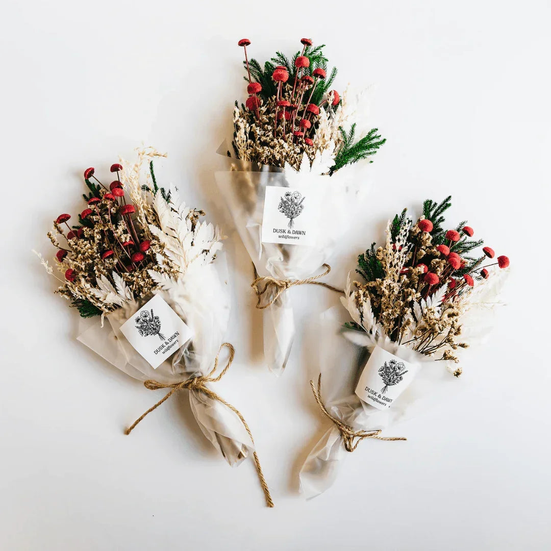 Holly Dried Flower Mini Bouquet - Thumbnail 4