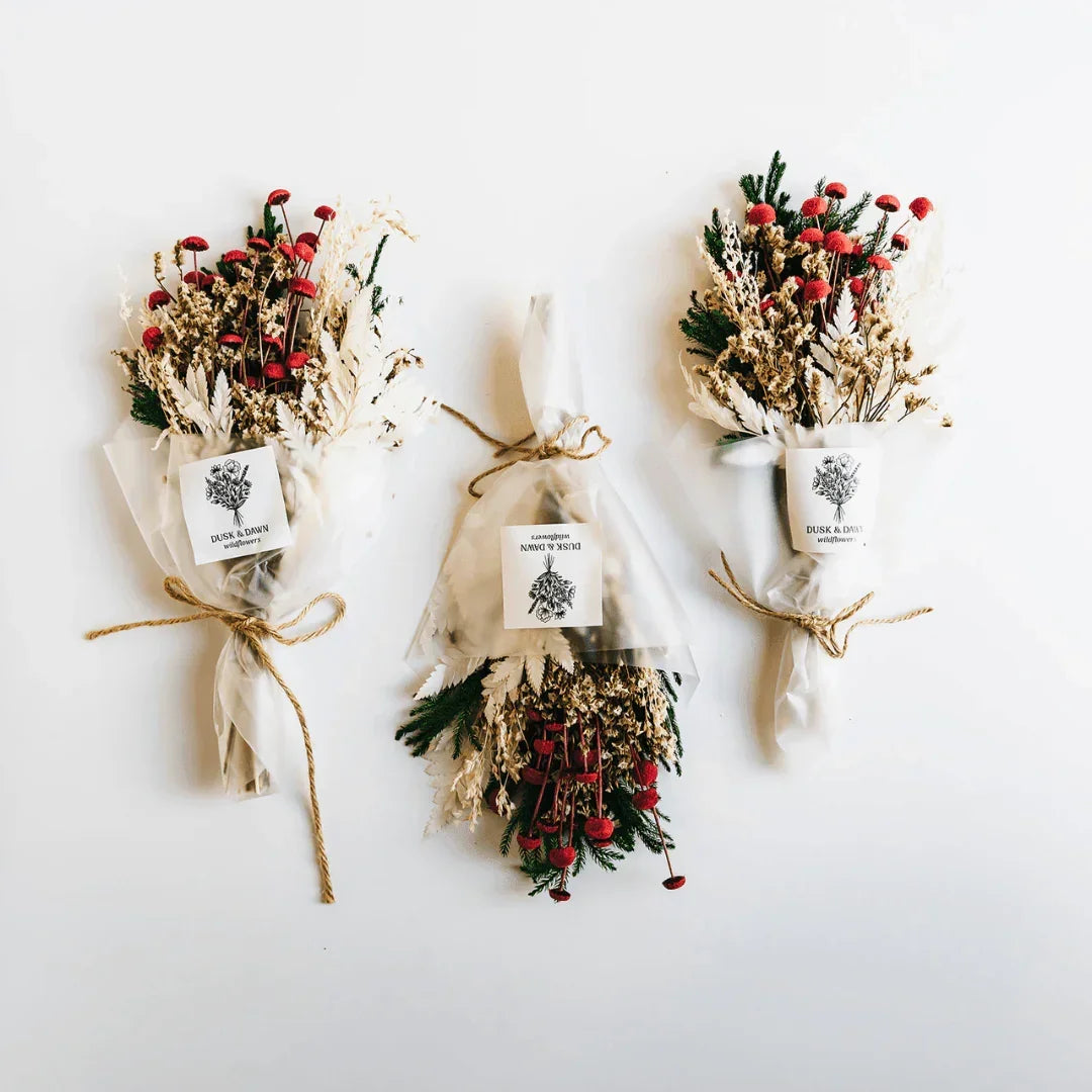 Holly Dried Flower Mini Bouquet - Thumbnail 3