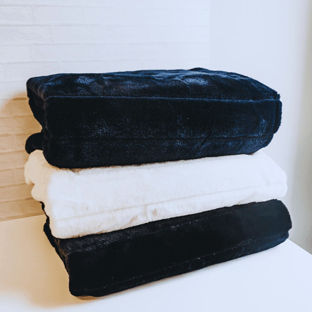 Dusk & Dawn Faux Fur Throw Blanket - Thumbnail 2