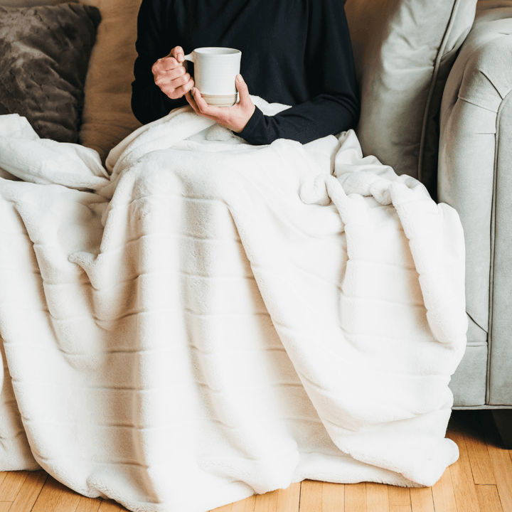 Luxe Faux Fur Throw Blanket - Giften Market