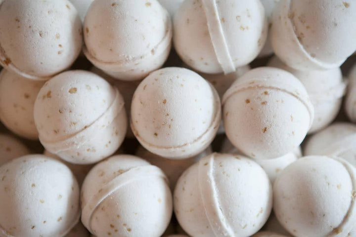 Oatmeal Milk + Honey Bath Bomb - Giften Market