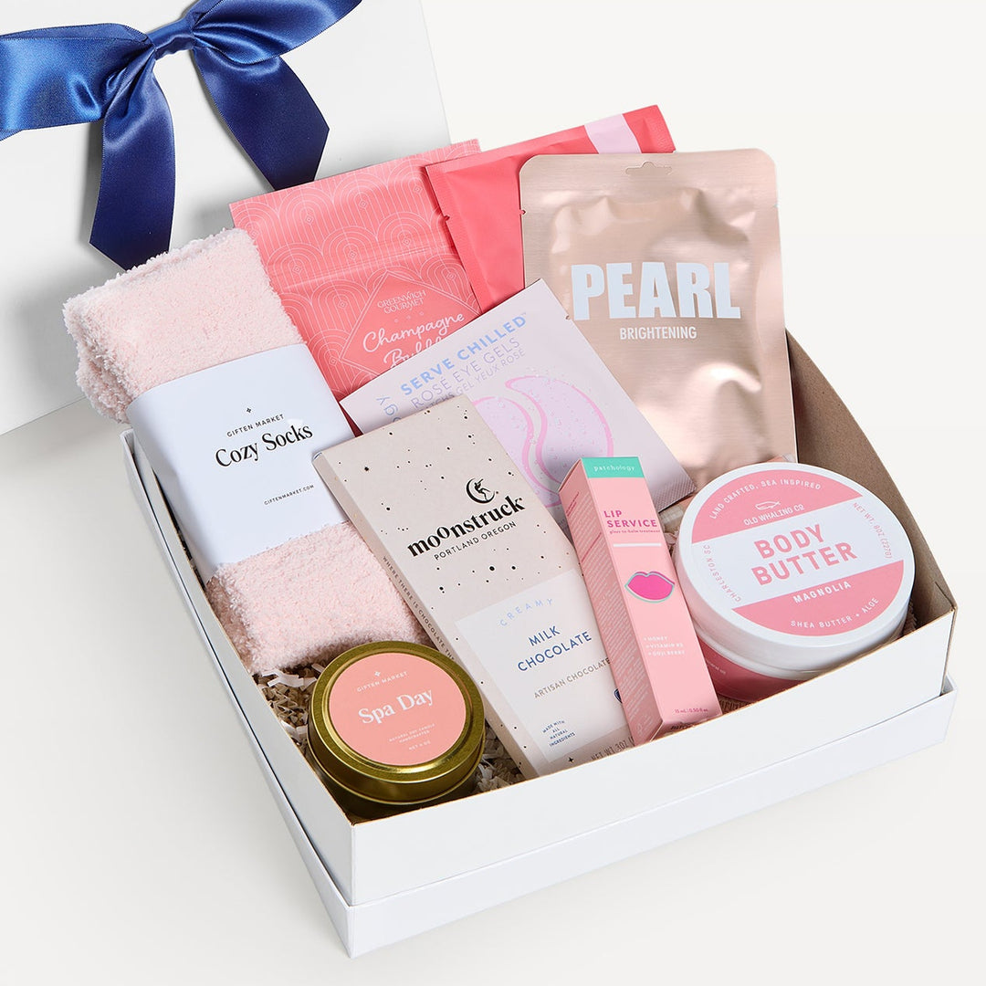 Rosy Outlook Beauty Gift Box Deluxe, close-up of the open gift box. Giften Market.