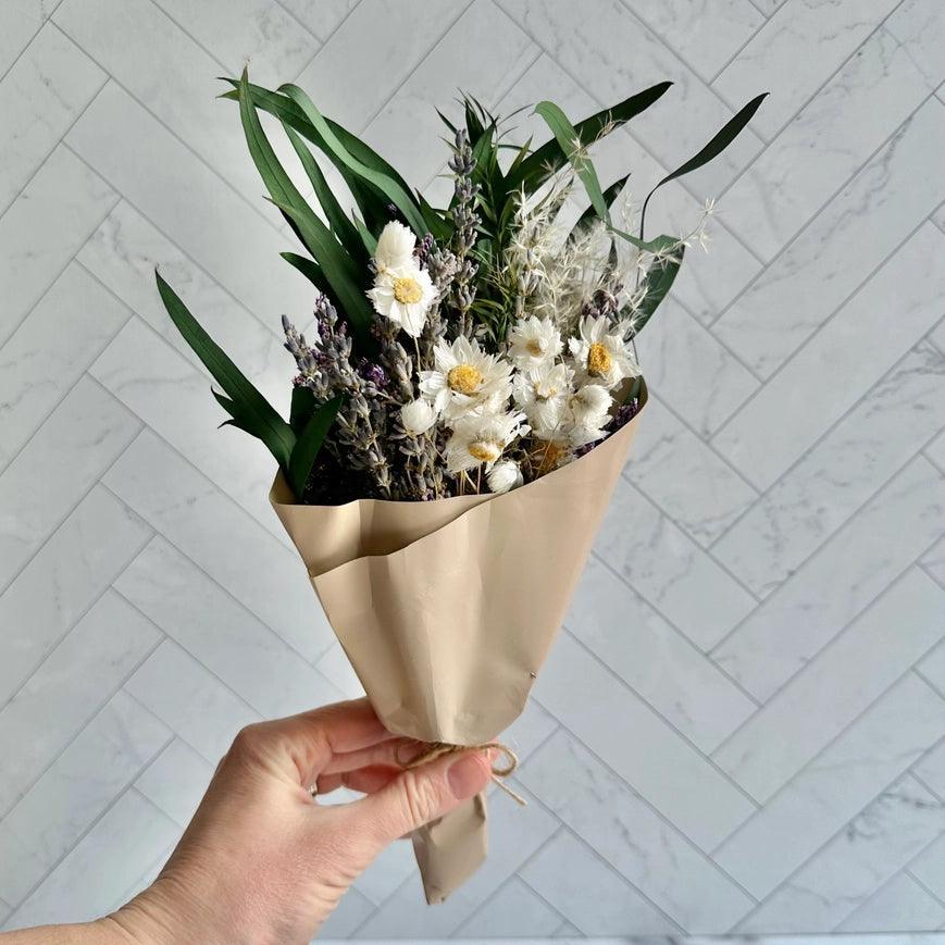 Savannah Dried Flower Mini Bouquet - Giften Market