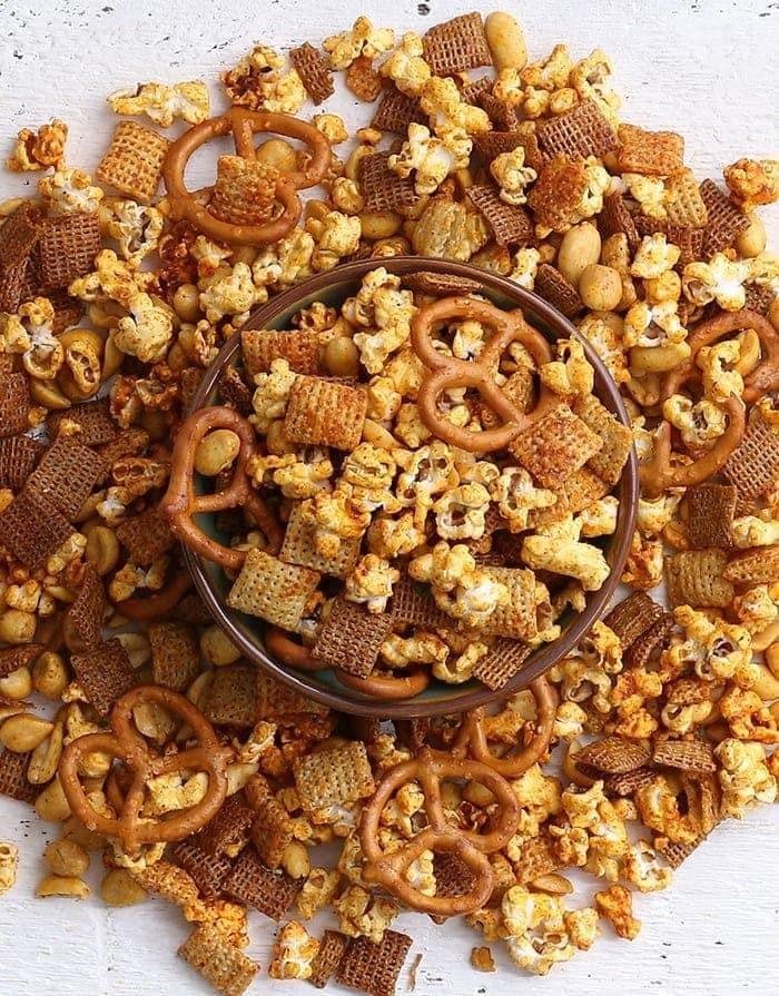 Sizzling Sriracha Popcorn Seasoning- Build a Popcorn Lovers Gift