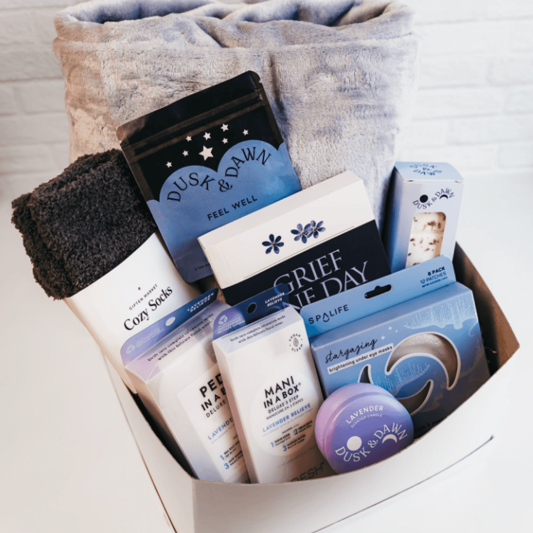 Virtual Hug Deluxe Gift Box - Giften Market