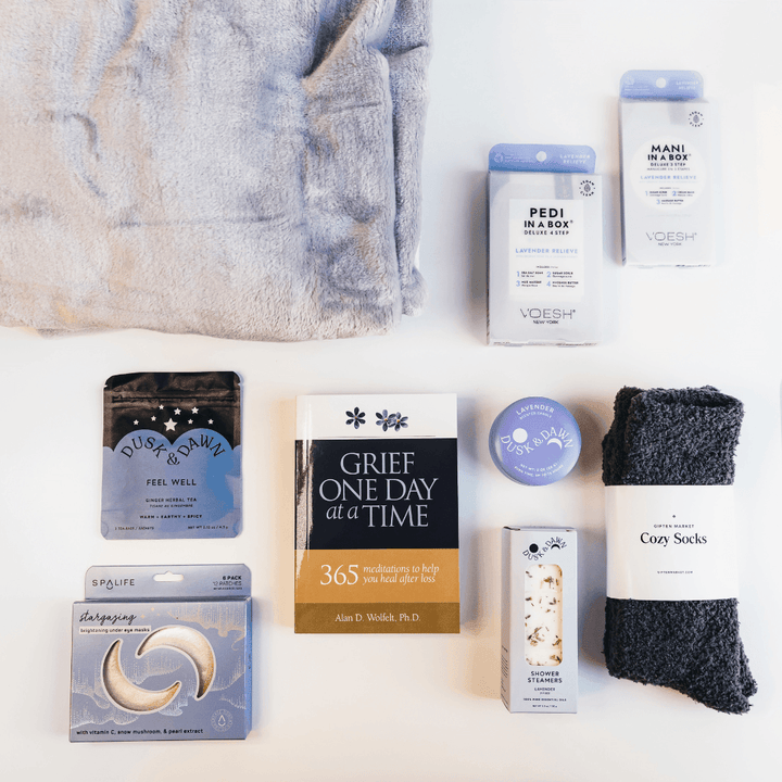 Virtual Hug Deluxe Gift Box - Giften Market